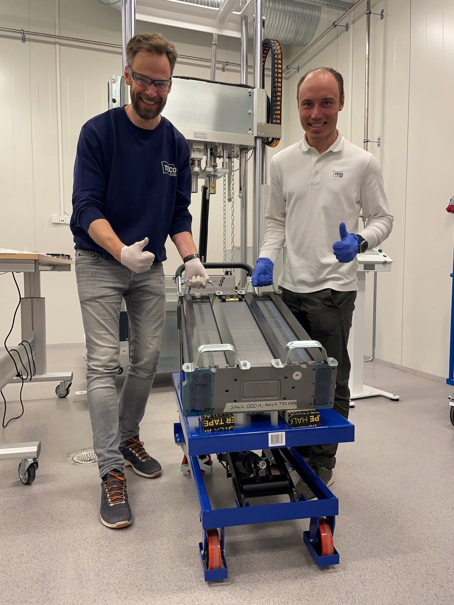 From Powerpoint to reality! The first TECO 2030 Fuel Cell stack is completed in Narvik at the Innovation Center! The 100kW stack has successfully undergone leak testing and electrical testing.

One more important milestone achieved.

post@teco2030.no

#hydrogen #fuelcells