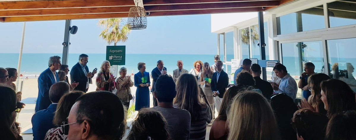feproami's tweet photo. #cumplimos35 GRACIAS por acompañarnos🍀🍀
#discapacidadintelectual #autismo #paralisiscerebral #Cádiz https://t.co/oAHshvVE9U