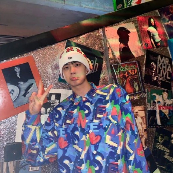 crsdwthrg's tweet photo. cai jinxin and is penchant for loud patterns https://t.co/NNK3qPbE0q