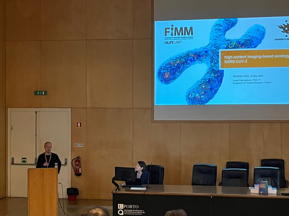 @Lastu21 from @FIMM_UH @HiLIFE_helsinki talking about “High-content imaging-based serology test for SARS-CoV-2” #bioimageanalysis @NEUBIAS_ Defragmentation Porto @EoscLife Photo credit: @ewelinaBartoszk