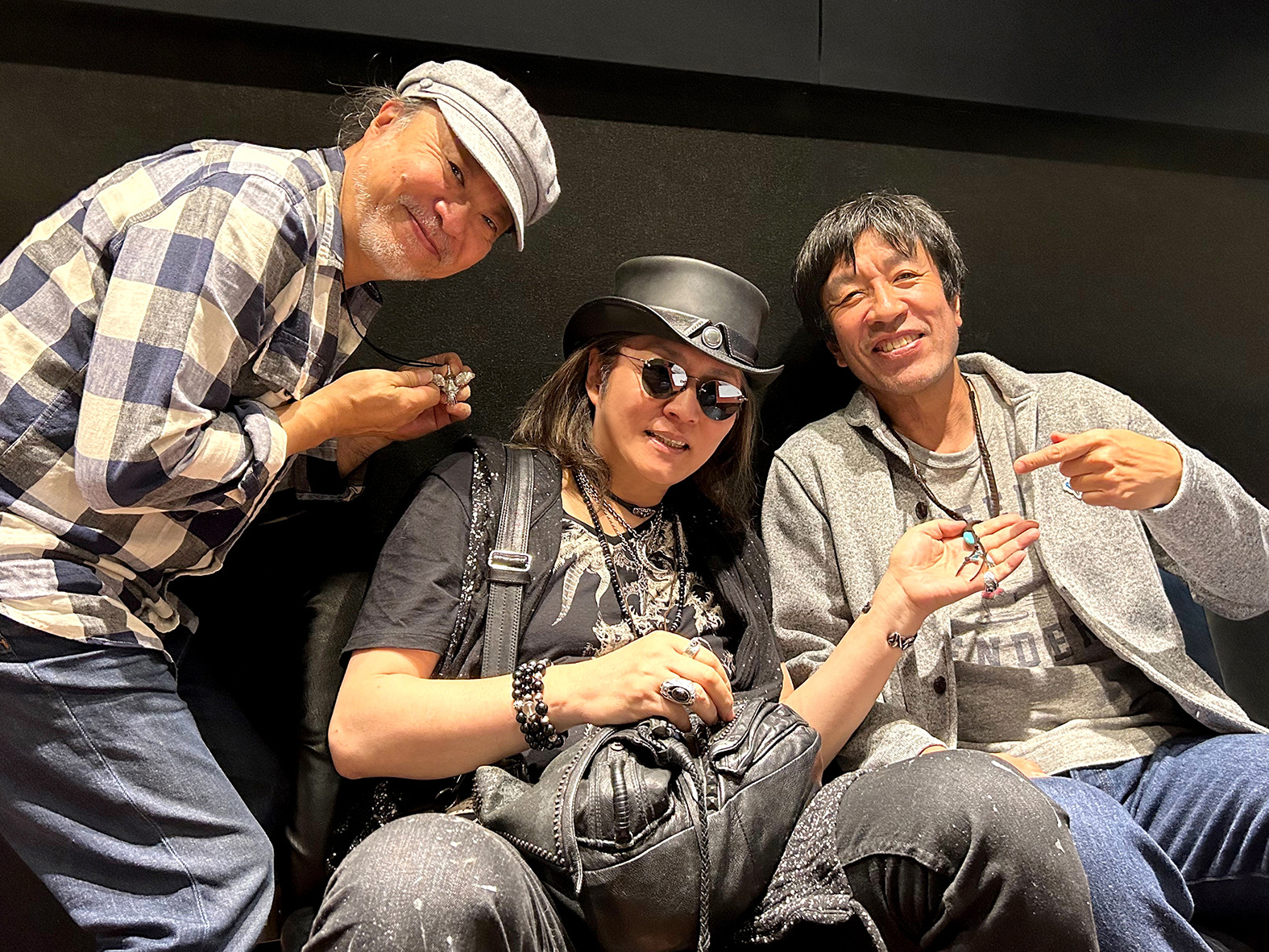 石井竜也【米米CLUB】　羽根ブレスレット　本体美品 石井竜也【米米CLUB】 羽根ブレスレット 本体美品 - メルカリ