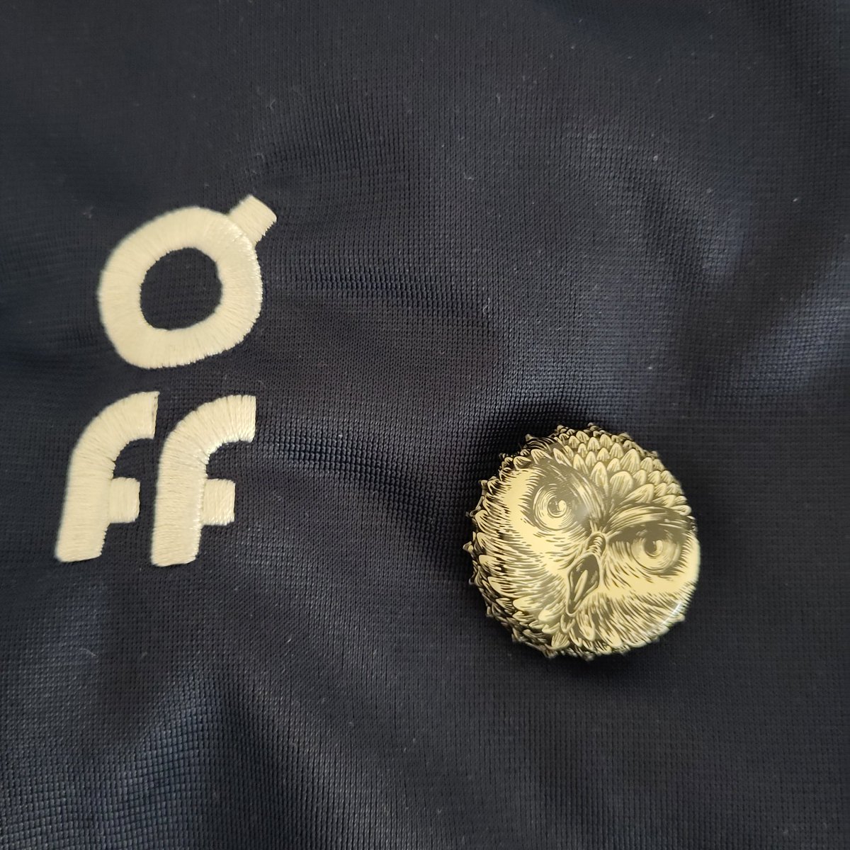 schreibgarten's tweet photo. @postkartenfranz @janboehm @karpi @USPS @Der_Postillon Merci für den Hinweis, Kosmos. 🪂🙏#finde7unterschiede #off #offrunning #federergoat 👇📯🦗 https://t.co/L6B4bdbSsE