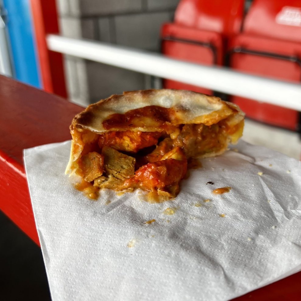 FootyScran's tweet image. Mixed kebab pie at Stirling Albion (@Stirling_Albion @to_stadium) 

💷 £3
