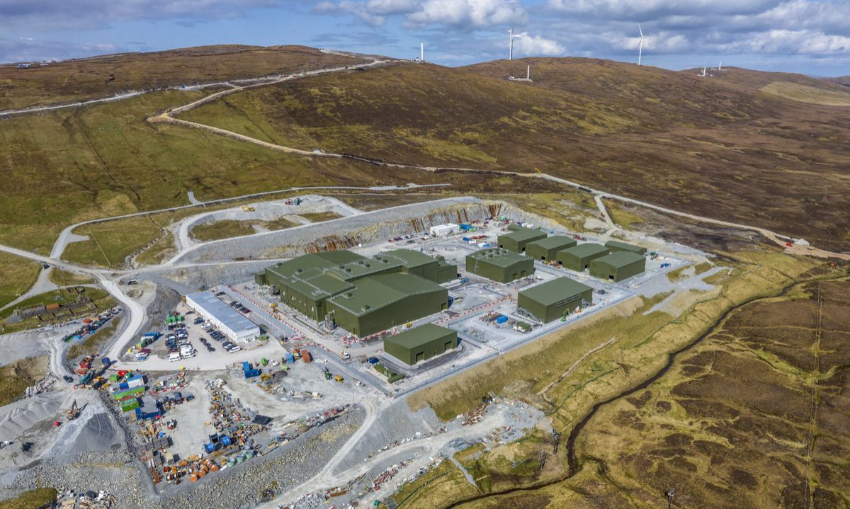 SSETransmission's tweet photo. ⚡️ Connecting #Shetland to the GB energy system for the first time is getting another step closer!
Our Section 37 planning app for 132kV electricity transmission infrastructure between #Kergord & #Gremista is given the green light.
👉https://t.co/Me7PhVVIPq
#NetworkForNetZero https://t.co/9mCq46p3TM