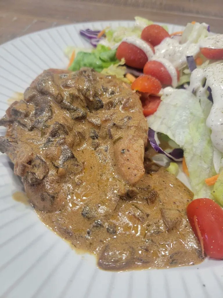 Skinny Chicken in Lemon-Mushroom Cream Sauce 
#weightwatchers #mealprep #wwcommunity
buff.ly/3pBTzZj