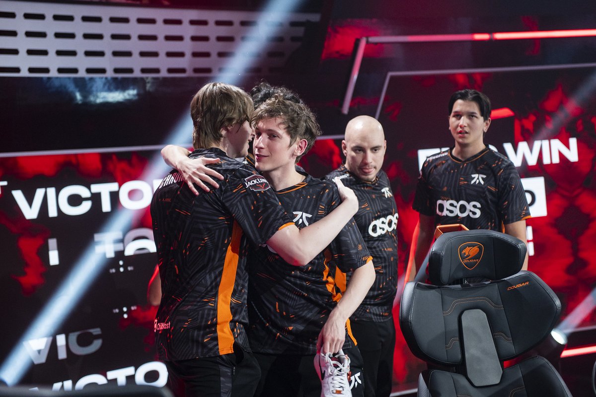 [Quelques chiffres sur la terrifiante domination de Fnatic sur Valorant] thread à dérouler

En ce moment, Fnatic est sans contestation la meilleure équipe européenne 🇪🇺 de Valorant. Potentiellement la meilleure du monde 🌎

Les statistiques sont terrifiantes