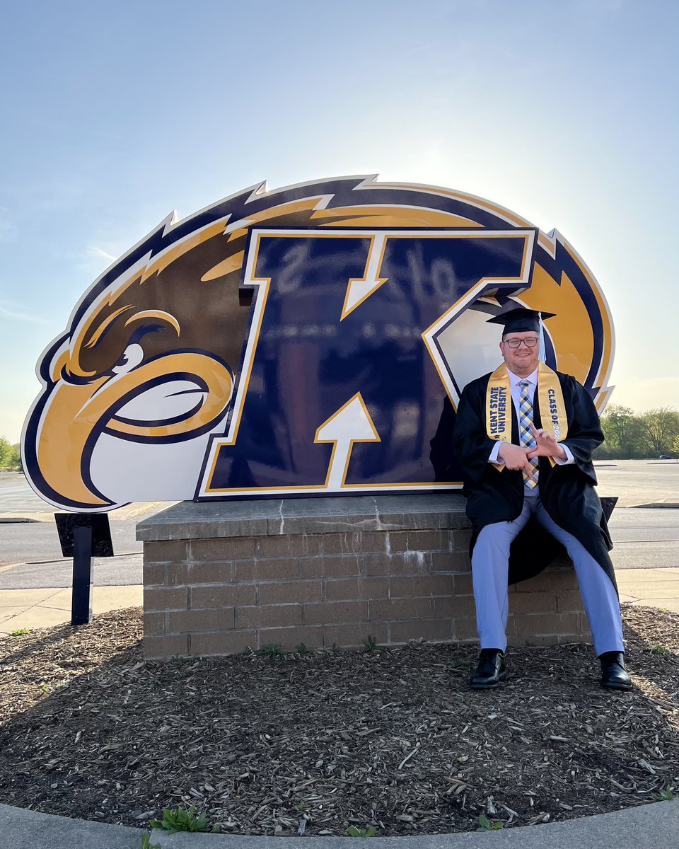 cotnerstigers's tweet photo. Proud mom moment… Yesterday, Chase graduated from Kent State University with a Bachelor of Science in Sports Administration with a minor in Marketing. #kentstatealumni #BoltsUp #FlashesForever https://t.co/vlsDa0KYqX