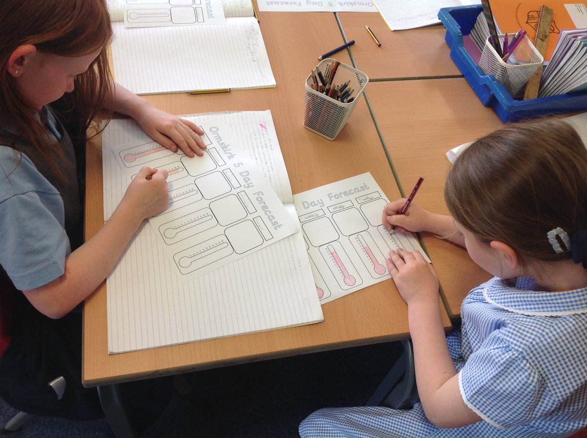 Class5CB's tweet photo. This afternoon we've been looking at the climate of the UK and identified spring weather patterns for Ormskirk over the next 5days. ☀️🌧🌦 https://t.co/mhnC7XEWwb