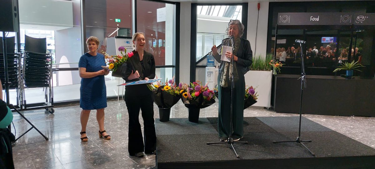 Mijn goede vriendin Wieke van der Goot heeft de research paper prijs gewonnen op het #nvmo congres <a href="/NVMO_JON/">NVMO promovendi en jonge onderzoekers</a> <a href="/NVMO1972/">NVMO</a>