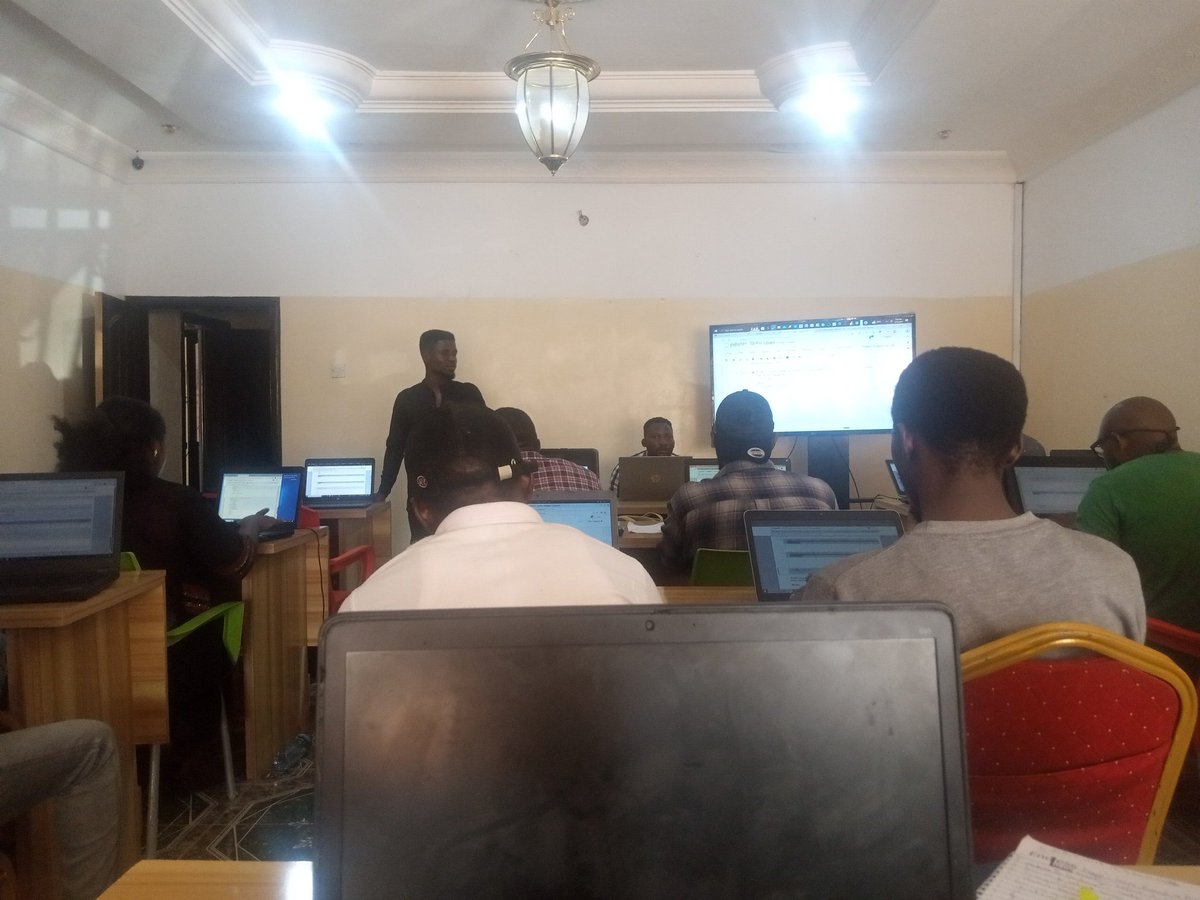 samuel_atsen's tweet photo. #codeplateau the making of data scientists.... https://t.co/F29gMXXKqL