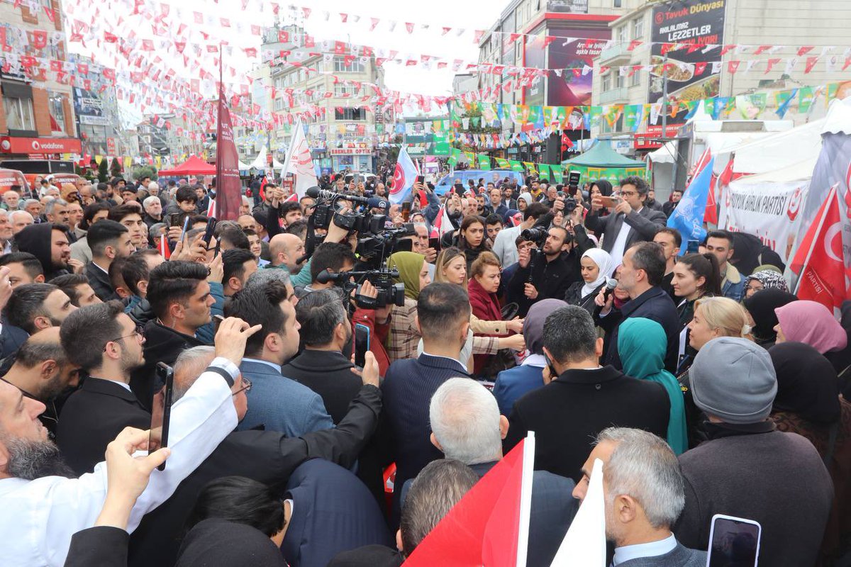 erbakanfatih's tweet photo. Esenler’de halkımızla, esnafımızla buluştuk. Partimize ve bize gösterdikleri büyük teveccüh dolayısıyla tüm Esenler halkına teşekkür ediyoruz. https://t.co/LwdGbBrKXZ