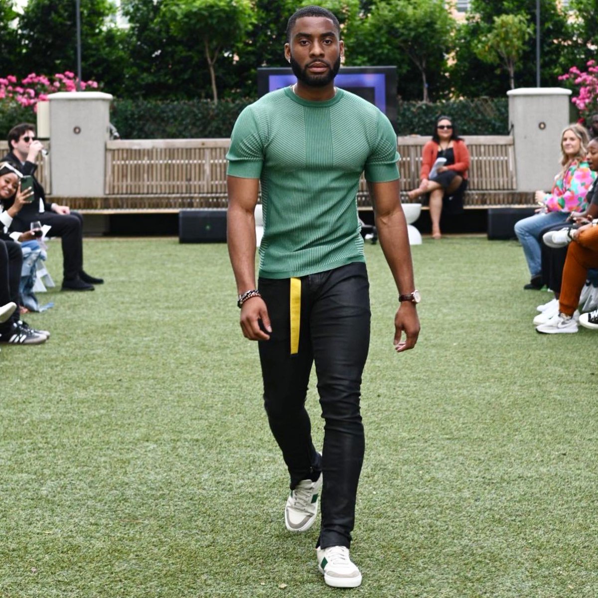 o_studio_design's tweet photo. Thank you @google for showcasing our designs in your first fashion show. As a part of Google Culture Club, OSD was chosen to dress Google employees in their Atlanta offices. “Seams of the Multiverse” was broadcasted to Google offices all around the world. #Google #OSTUDIODESIGN https://t.co/AxOomUF7kS