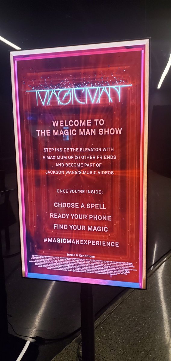 Dharti1108's tweet photo. #MAGICMANEXPERIENCE with Microsoft. Really like this magic man show. 😍😍
 #jacksonwang #jackson #magicman #worldtour #concert #usa #newyork #thankyou #magicfriends 
#MAGICMANinNYC 
#MAGICMAMWorldtour 
#MAGICMAN 
#JacksonWang #王嘉尔 #잭슨 
#TEAMWANG  @JacksonWang852 https://t.co/DlJSiHwjkB