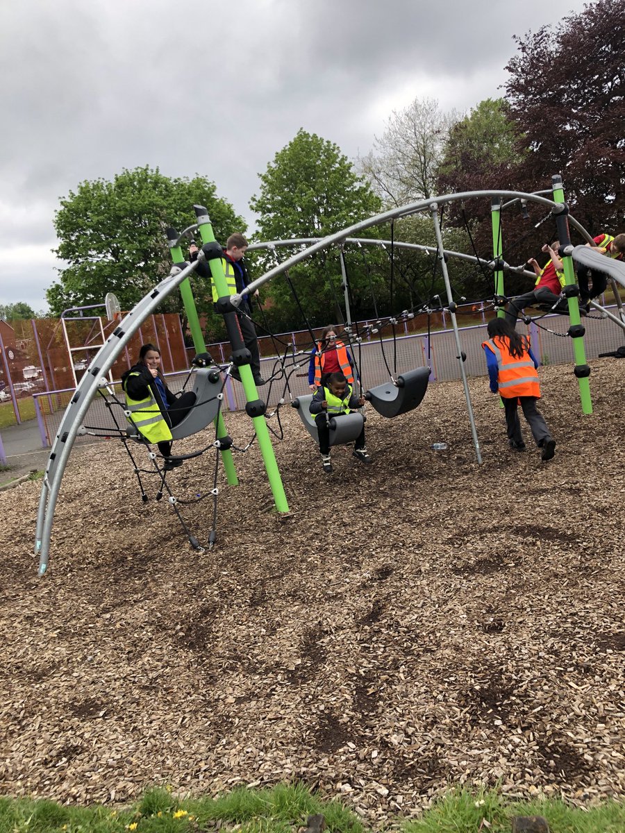 OABroadoak's tweet photo. Year 6 had fun at the park after a very long, hard week of SATs #y6 #lettingoffsomesteam #workhard #playhard https://t.co/tmt2REBjQK