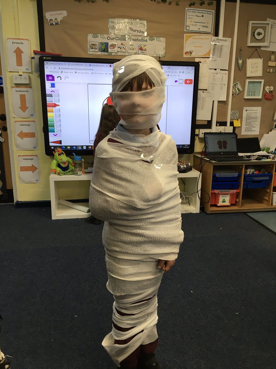 MrsPBHPS's tweet photo. What would it feel like to be in a cocoon? This question was raised as #receptionbhps were learning about the lifecycle of a butterfly. So we thought we would find out! #ambitiouscapablelearners @BeaufortHillPri https://t.co/df5OfyALpZ