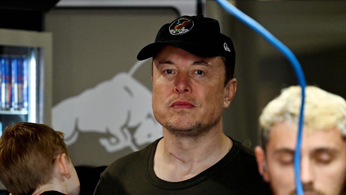 Forbes's tweet photo. Here's How Much Tesla Stock Could Gain As Musk Steps Down As Twitter CEO https://t.co/uq2Cbnc6rV https://t.co/Yjd8U066Jx