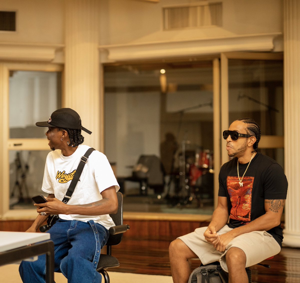 BlaqBonez's tweet photo. crazy story, @Ludacris and his team flew me out to ghana because he wanted to work with me, and that day we made Cinderella Girl. 

Its Huge for me cos I’ve always been a Fan, plus he gave me a ridiculous verse!! 🙏🏽✨ https://t.co/KMpqNGQtES