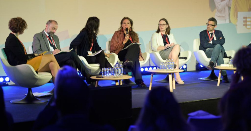 EUErasmusPlus's tweet photo. Great insights at the #LearningLabEU event!
To maximise benefits from education policy evaluation, we need EU expertise, Member States' involvement, stakeholders' ownership, and research community contributions.
Join this community!