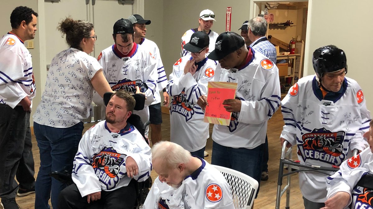 OACTN's tweet photo. OAC meets the #icebearshockey team!
Thank you #knoxvilleicebears for supporting our amazing clients at OAC Knoxville! 🏒🏒🏒
Do you like going to ice hockey games?✅
Do you like to have fun while you're at work?✅
Come join OAC today!
Go to https://t.co/ZnNPNGJ1Wl to apply today! https://t.co/m8RbK6LmEs