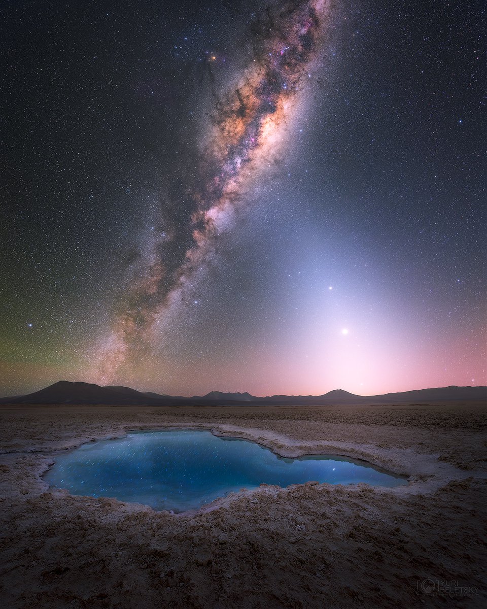 Blue lagoon under the #stars in #Atacama #Desert in #Chile :) Absolutely amazing view just before the #twilight #alerta #astronomy #astrophotography #milkyway #zodiacallight