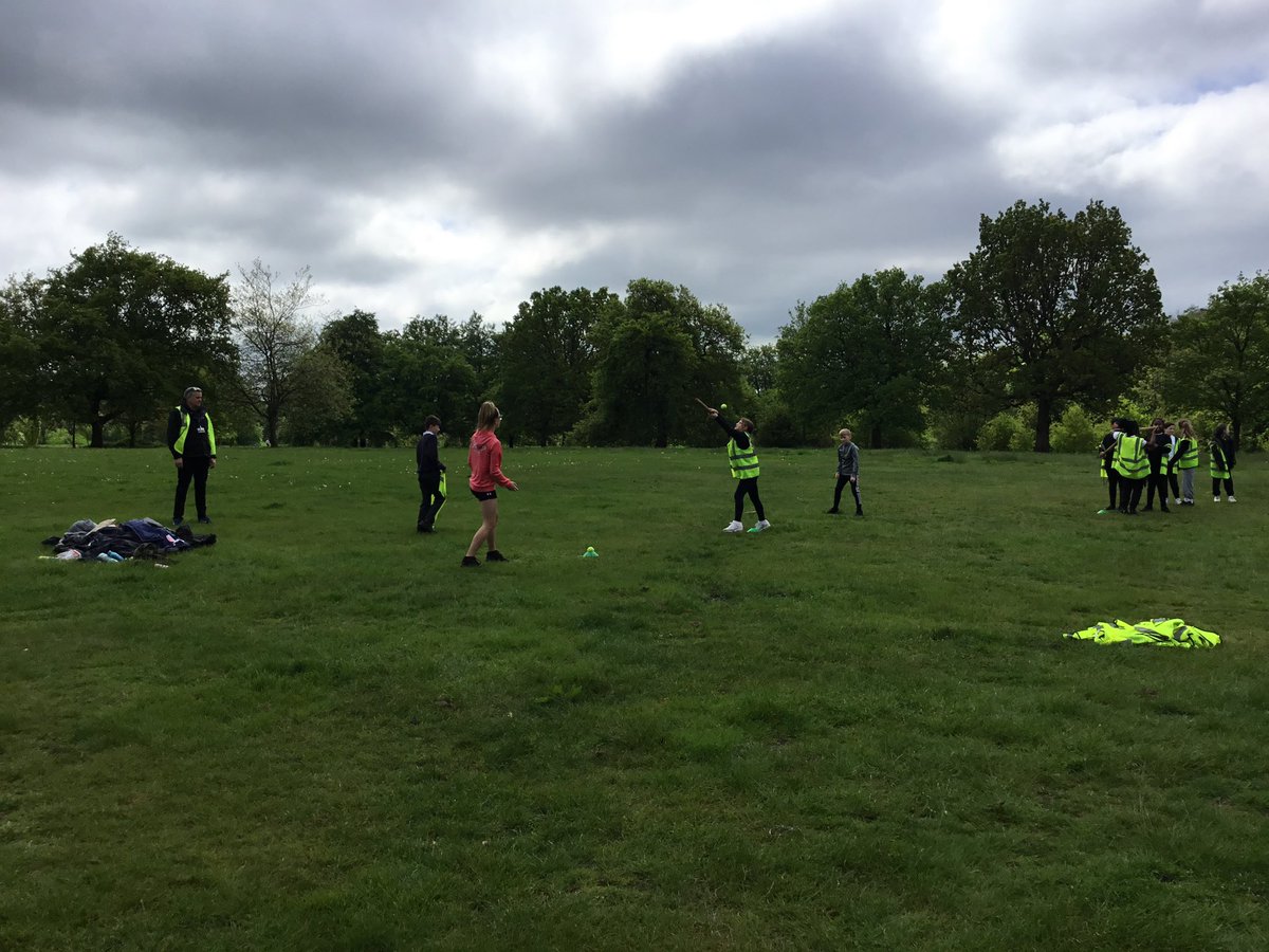 Year 6 thoroughly enjoyed a game of rounders in the park after their SATs this morning! Well Done everyone! We are so proud of all your hard work this week!🌟🌟🌟🌟