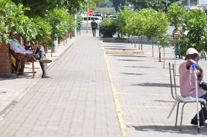 Sakaja should pay Nakuru a visit and see how clean their streets are. Nairobi is dirty.. majority of the city dwellers are dirty too. Some wear Crocs to town. Most buildings look dirty n need renovation. It's a Dirty Capital City