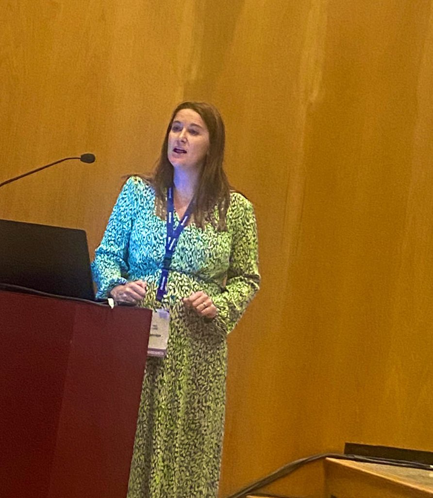 MeryMeryRo's tweet photo. And today, our top nurse, Inés Luque, presented their work in frailty identification and perioperative risk assessment in the Thoracic Surgery Clinic. #TeamWork #SECT2023 @ClinicaNavarra https://t.co/boVYdPdEf0