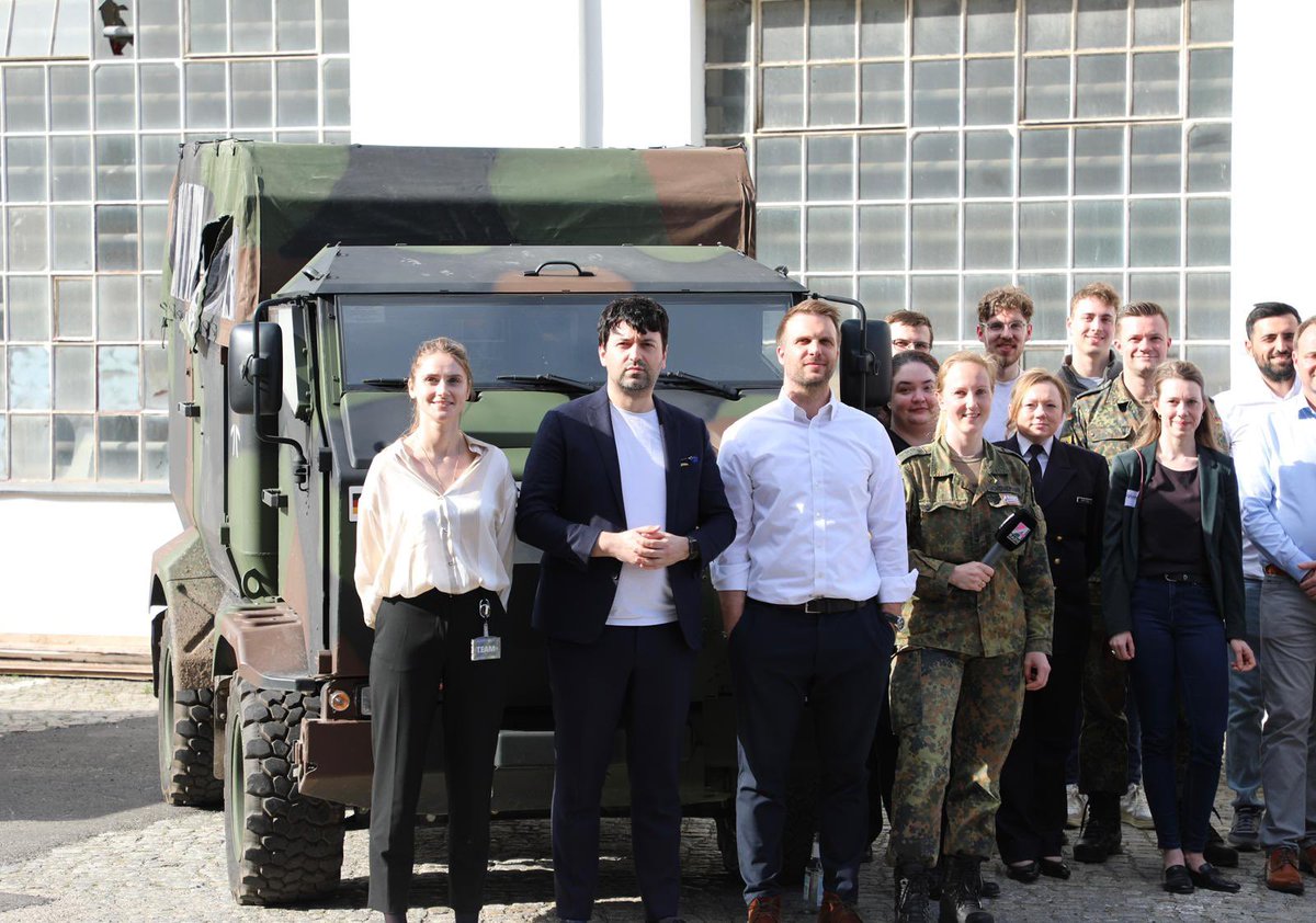 CIHBw's tweet image. Insgesamt 18 Startups haben sich unserer #DOLOSChallenge gestellt. Gemeinsam haben wir nach neuen Lösungen der #KI-generierten Aufklärung für die Bundeswehr gesucht. #Tarnen &amp;amp; #Täuschen