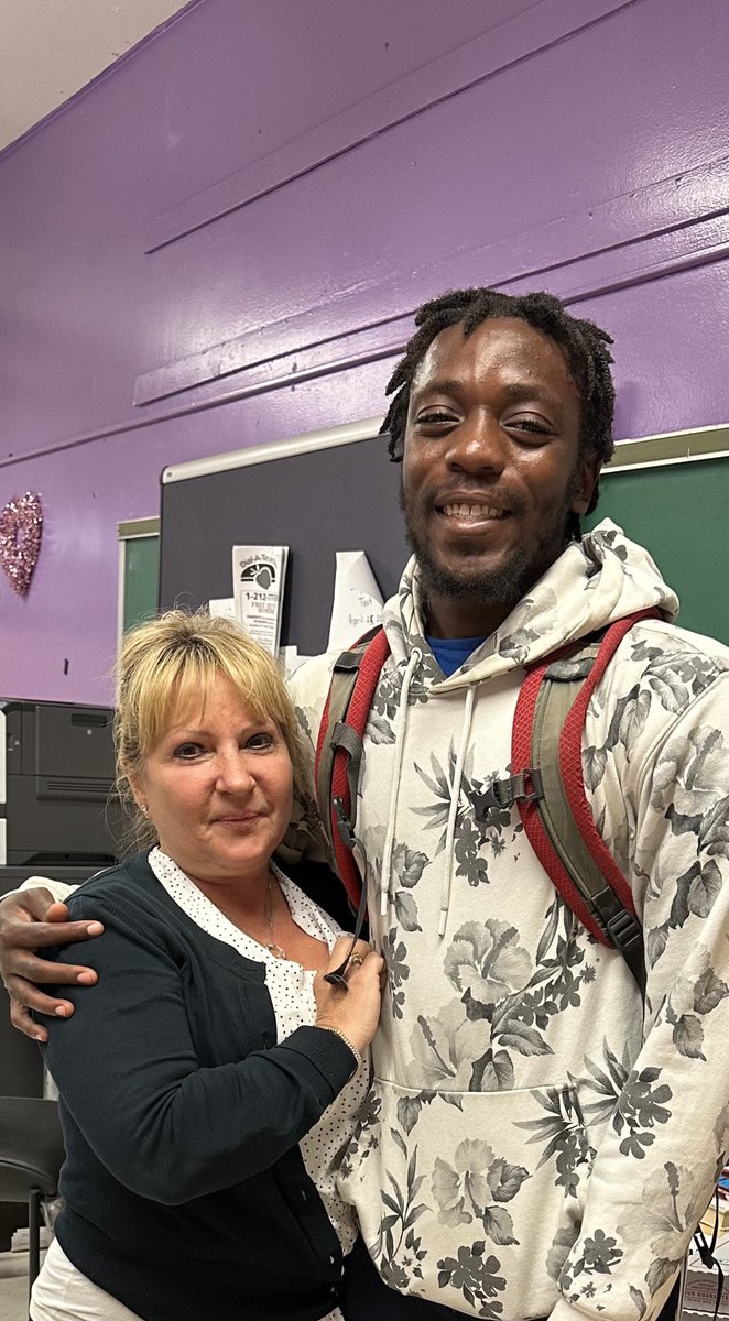 p369k1's tweet photo. 2019 Grad Greg Uwakwe drops by to see 369@265 staff. Now studying at Medgar Evers College! https://t.co/k55RrXNQJJ