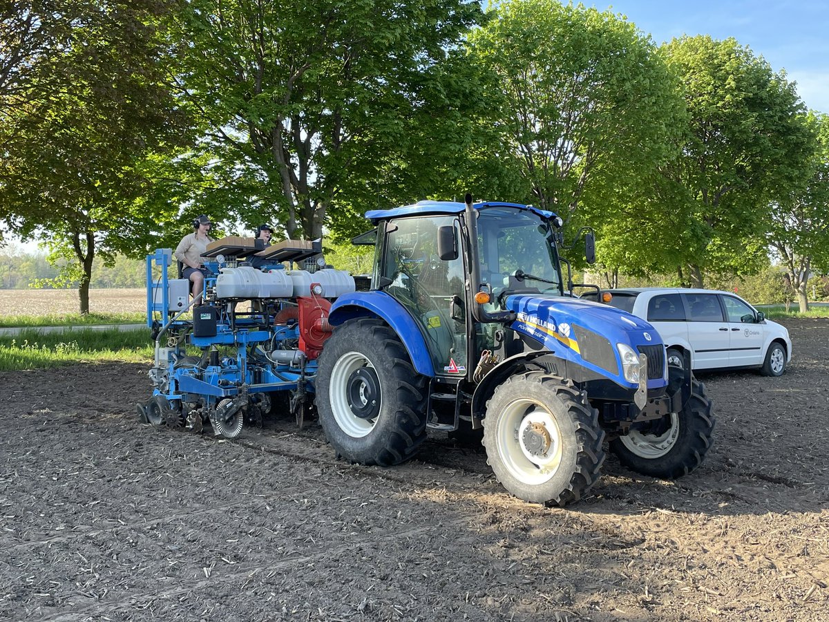 AlbertTenuta's tweet image. #SCN and #SDS seed treatment evaluation trials in Rodney, ON today 😃 Part of large regional project with U.S colleagues #NCSRP @GrainFarmers @rodrigobonofre @dsmuelle @esk_milad @wscottjay #plant23