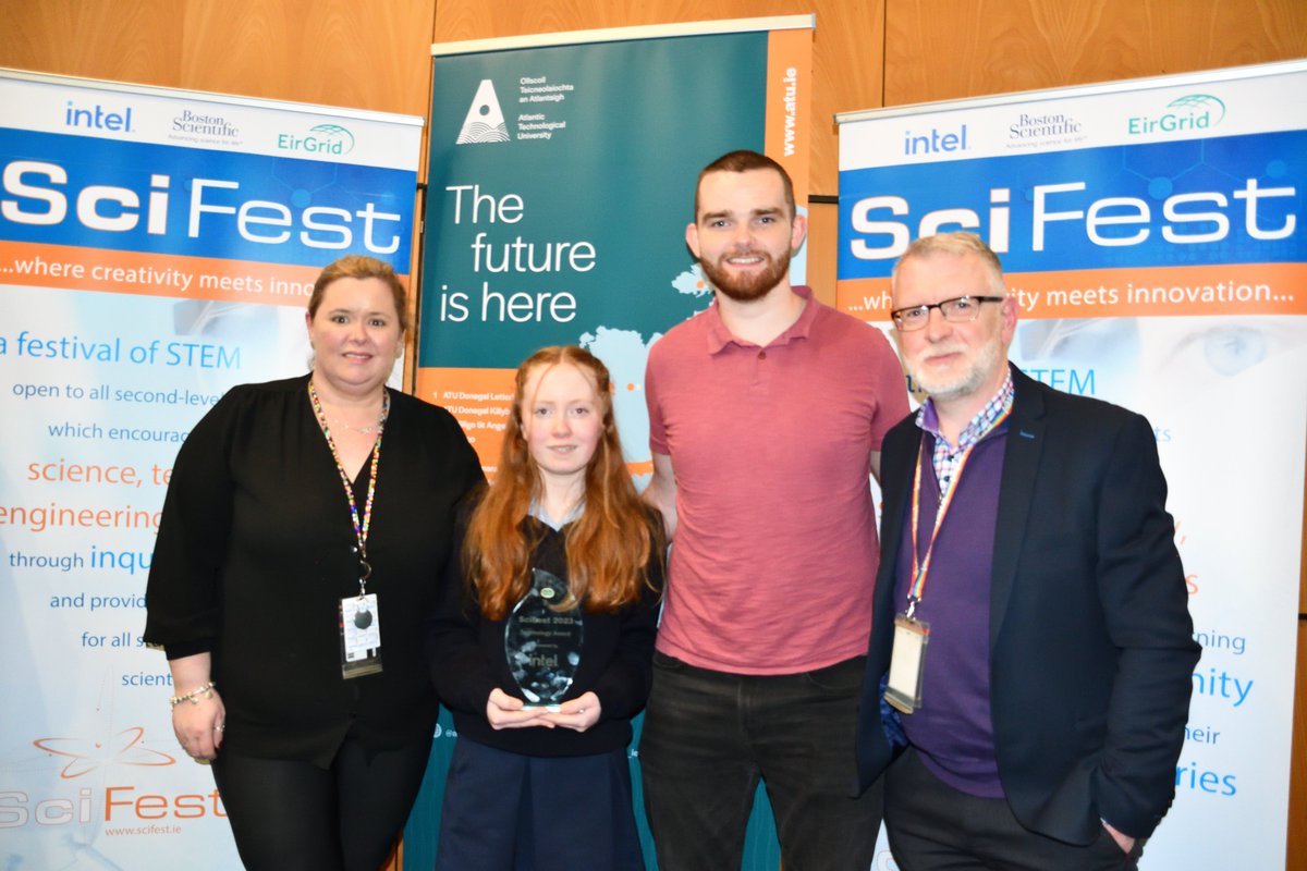 Congrats to Dana Carney for winning the @Intel Technology Award @SciFest4STEM competition in @ATU_GalwayCity. Thanks to Padraig Cosgrove, Patricia Cahill & Declan Carton @Intel for judging projects and presenting the award.