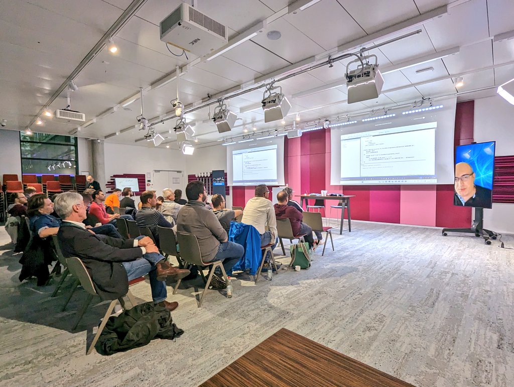 Truly hybrid event today at the #GlobalAzure Munich with both in-person and remote audience and speakers. Made possible by #TheHive Munich 💪