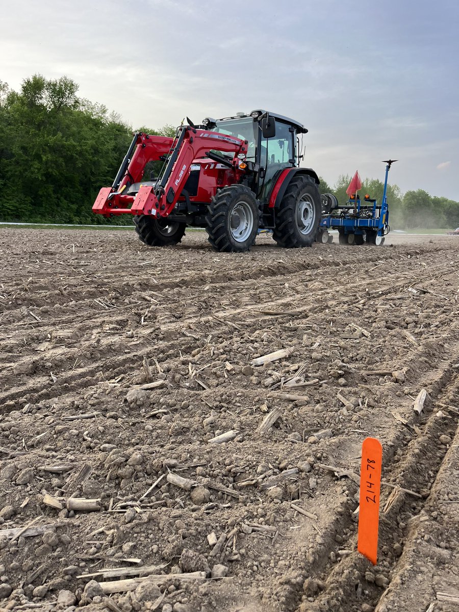 AllianceAgSolu1's tweet image. Final @ChannelSeed corn market development plot is in the ground. Very thankful for the opportunity to work and learn with the best growers in Central Missouri.  

✅ Preceon Smart Corn 
✅ VT4 PRO 
✅ Trecepta
✅ SmartStax/SmartStax PRO
✅ VT2 PRO

@BayerTraits @Bayer4CropsUS 🇺🇸