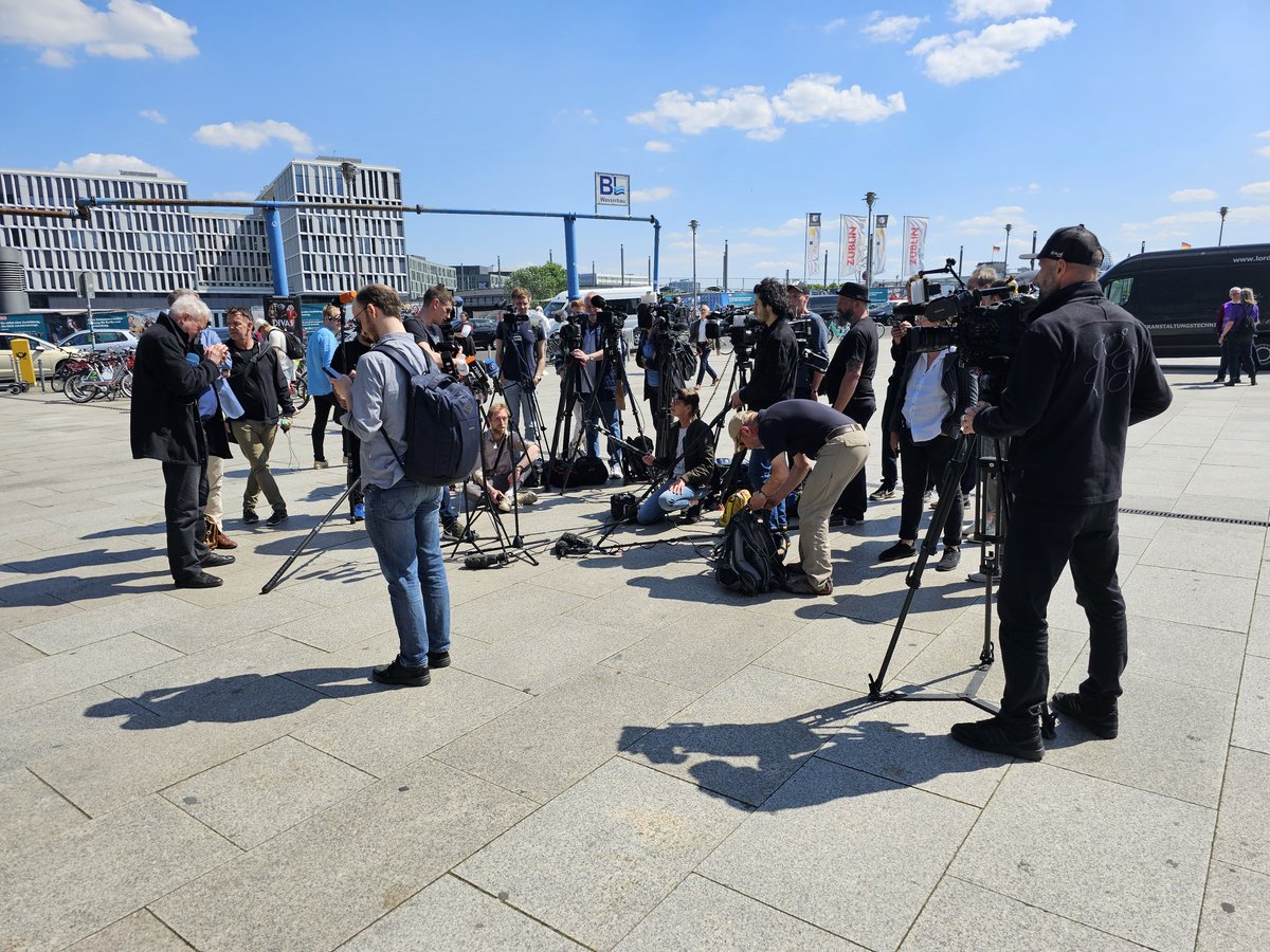 christian j buettner tweet media