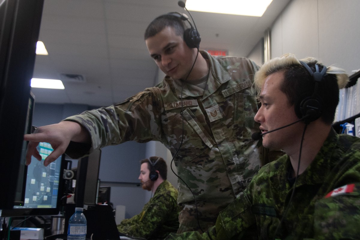 OperationsArc's tweet photo. Joyeux 65e anniversaire #NORAD 🥳 ! La Région canadienne du NORAD est fière de mener ses missions d'alerte aérospatiale, de contrôle aérospatial et d'alerte maritime pour la défense de l'Amérique du Nord aux côtés de 🇺🇸 #ANR et #CONR. #NORAD65 #CANR @ARC_ARC https://t.co/WcRcYgjvCD