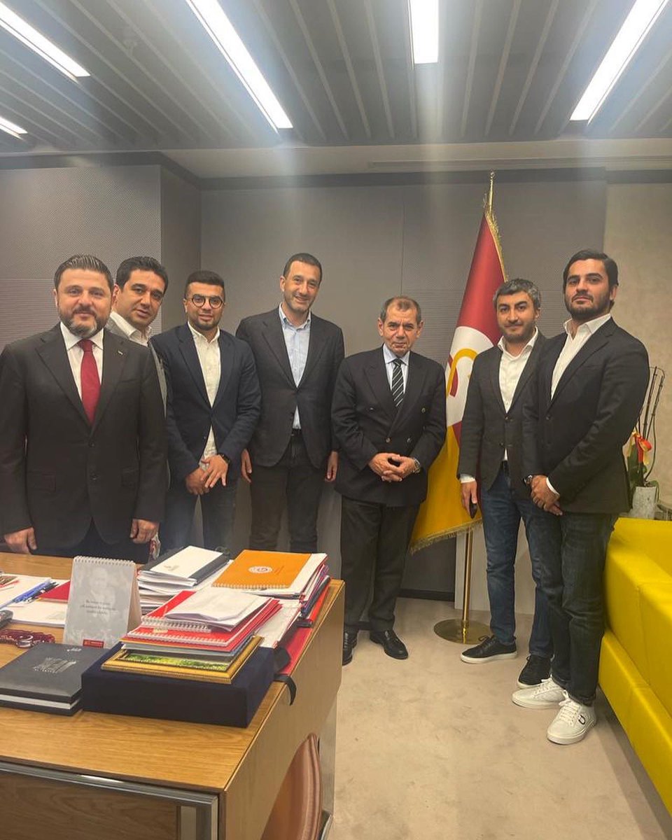hakansarioz's tweet photo. Kardeş ülkemiz Azarbeycan'ın dost kulübü Karabağ'ın yönetim kurulu üyelerini NEF Arena'da ağırladık. Başkanımız Sayın Dursun Özbek'in de katıldığı buluşmada iki kulüp arasında yapılacak projeler değerlendirildi @FKQarabagh @AsifAsgarov @EmrahCelikel @Emin_Imanov76 https://t.co/xDW21E5API