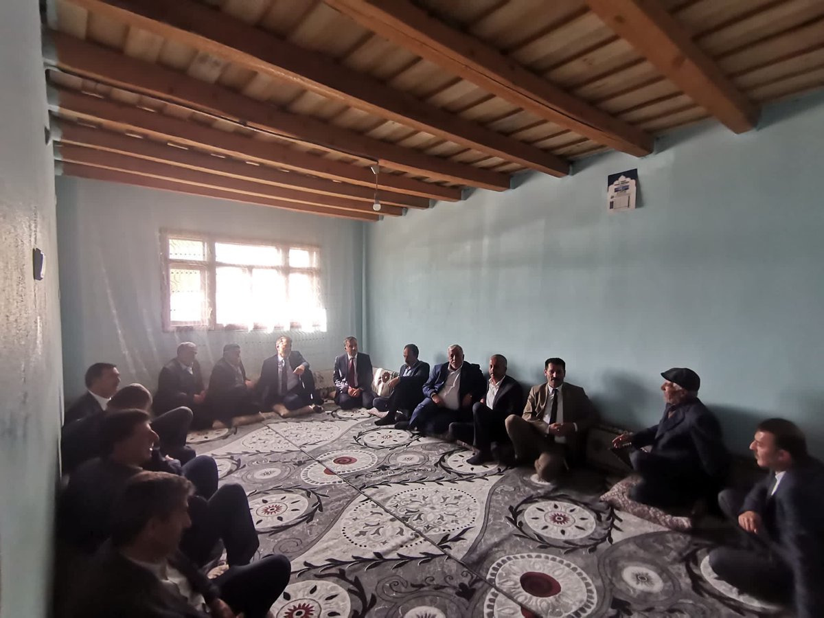 AvAbbasAydin's tweet image. 📍Hane Ziyareti…

Misyonumuz, yola çıktığımız ilk günden beri insanımıza dokunmaktır...

#Hamur Adımova köyünde , H.Dursun Yıldırım’ı hanesinde ziyaret ettik.

 Misafirperverlikten ve hoş sohbetlerinden dolayı kendilerine teşekkür ediyoruz.#AkParti