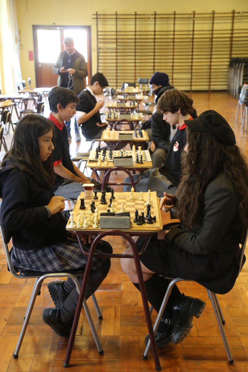 corplareina's tweet photo. #Campeonato Comunal de Ajedrez ♟️Empezaron las actividades #extraescolar y queremos que todos nuestros estudiantes sean parte de ellas #festejamos todo Mayo su día.
#educacionlareina #corplareina https://t.co/UMplX4wKuP