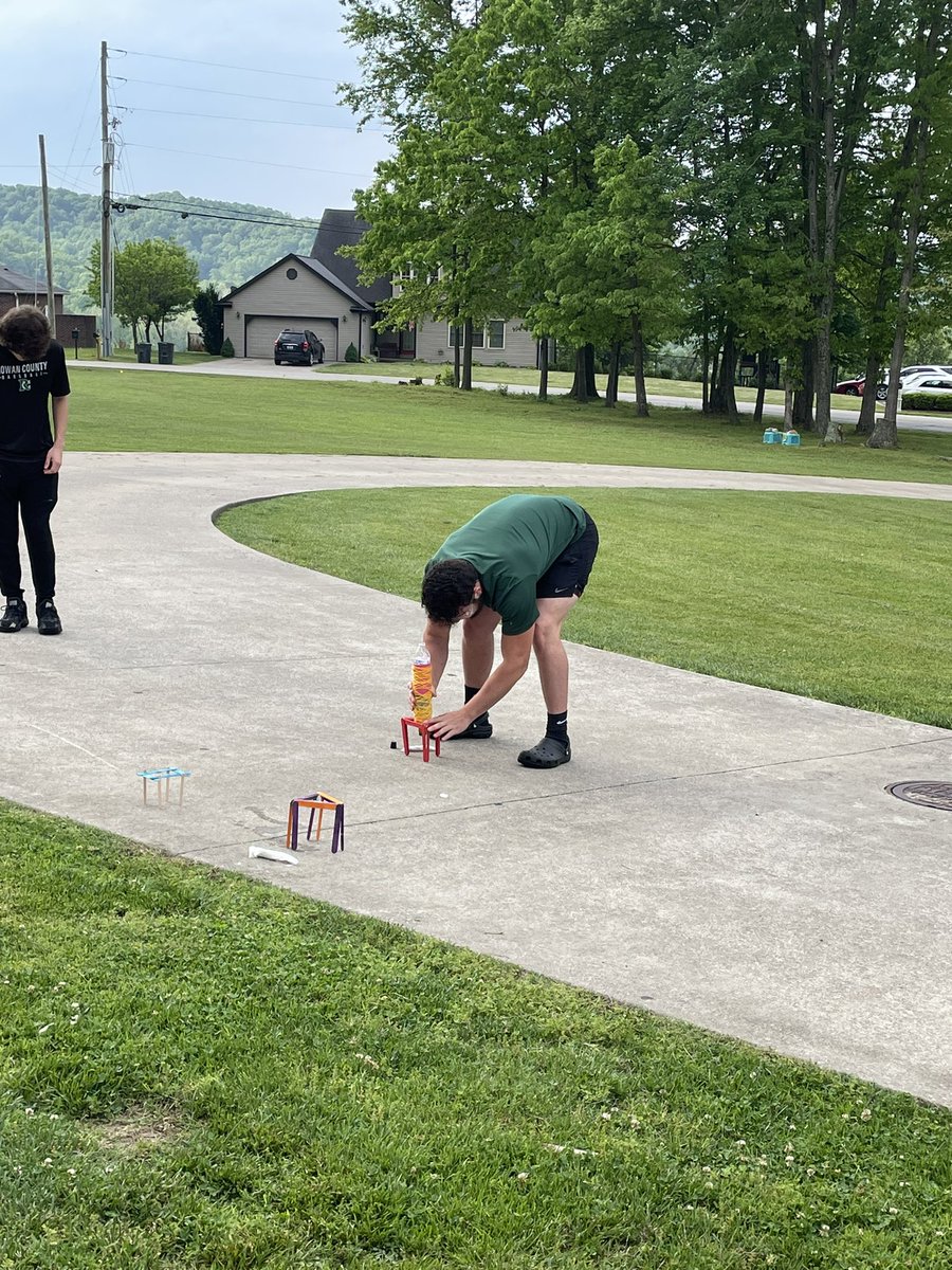Can we engineer a rocket that will launch and manipulate a reaction between baking soda and vinegar to get a launch! @RCSHSoffices #rcLEAD #vikingsLEAD @RowanSchools @PBLWorks @rcshsGreenhill