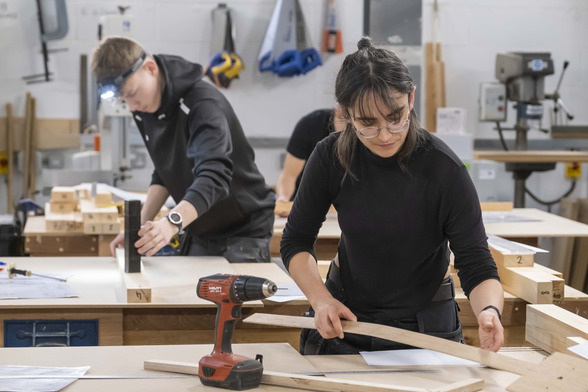 GowerCollegeSwa's tweet photo. We are so proud to announce that we are hosting the regional heat for @CITB_UK's multi-trade SkillBuild competition! 🏆
Find out more 👉 https://t.co/v9gDaI05nx
@GoConstructUK @4theRegion #SkillBuild2023 #SouthWales #Swansea #CITB #TheBuiltEnvironment #FurtherEducation https://t.co/LbJOQWeVf5