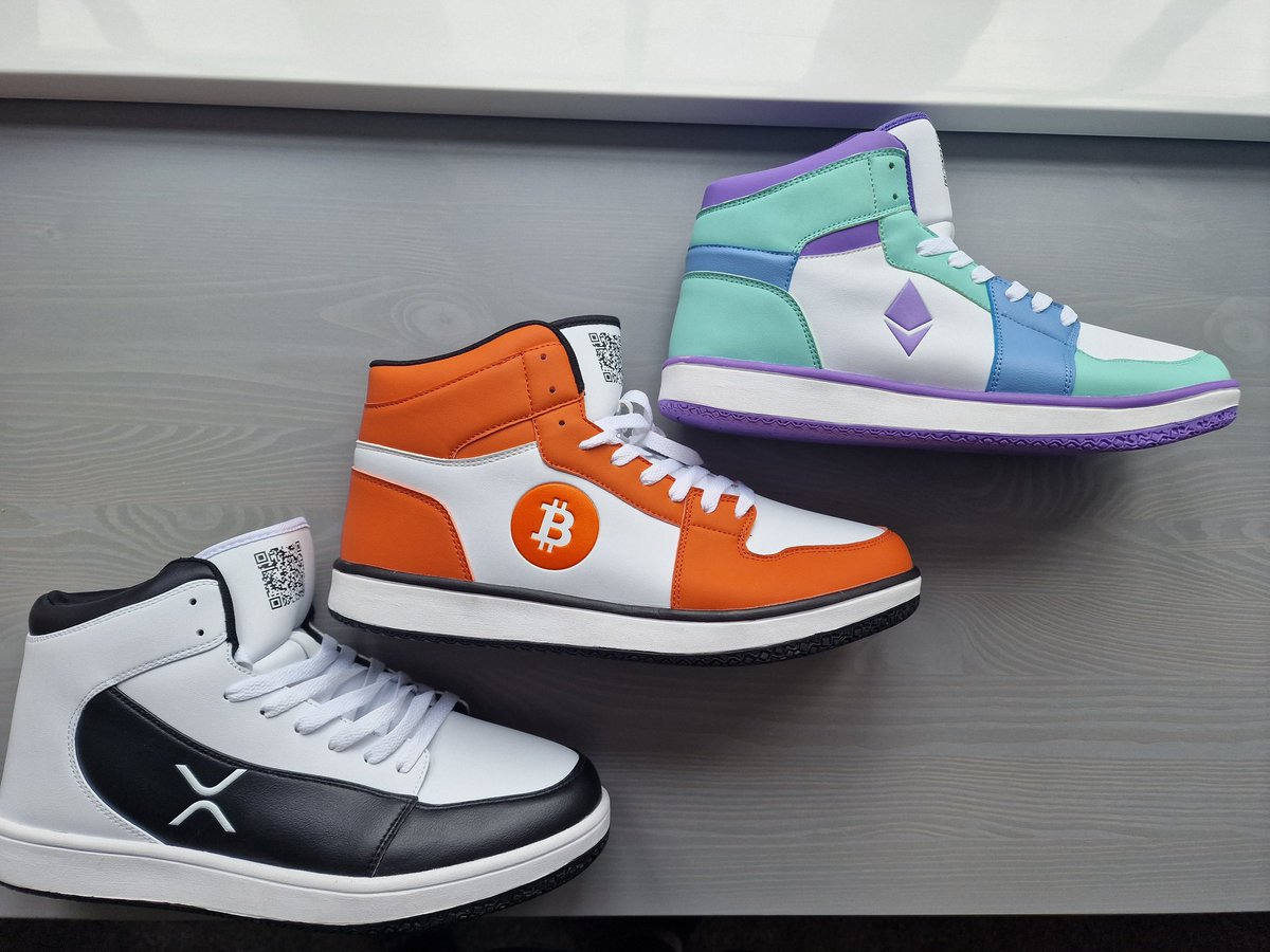 ElevenxiNft's tweet photo. Linking physical products to #NFTs is a game-changer for merchandise authenticity and ownership.

We believe having a verifiable digital token proving the uniqueness and ownership of your physical product is the future of product ownership! #blockchain #crypto #ElevenXiNft #CRO https://t.co/fChmCi9lUh