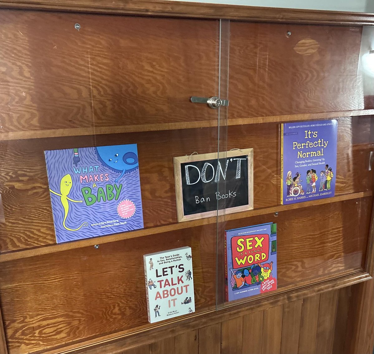 thebufa's tweet image. @BrandonUni responds in Clark Hall to recent conversation at #BSD about banning books. DON'T. We stand with all members of our community. @MOFA_FAPUM