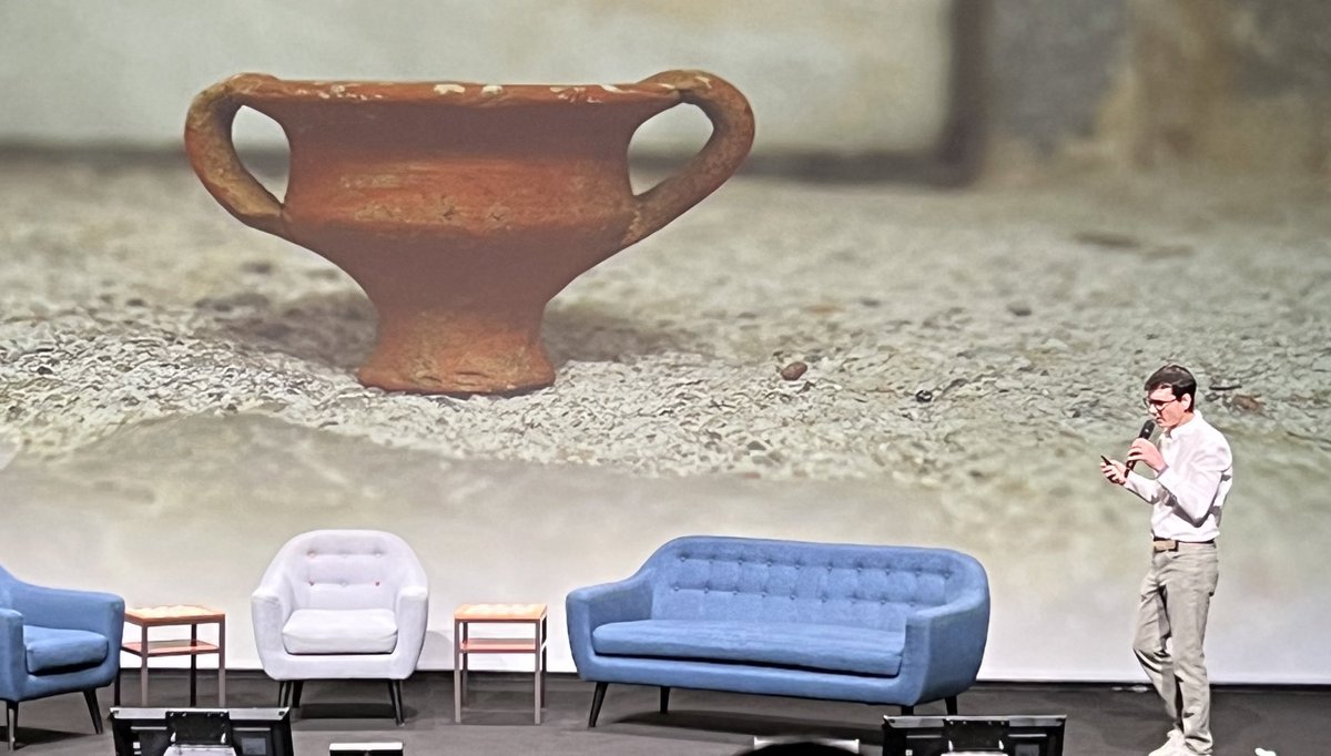 Thrilled to witness <a href="/BrianMuraresku/">Brian C. Muraresku</a> on stage at <a href="/Paualife/">Paua.life</a>. His book Immortality Key is a must-read for people curious about how Western society (Christianity and Greek culture) was influenced by psychedelic exploration.