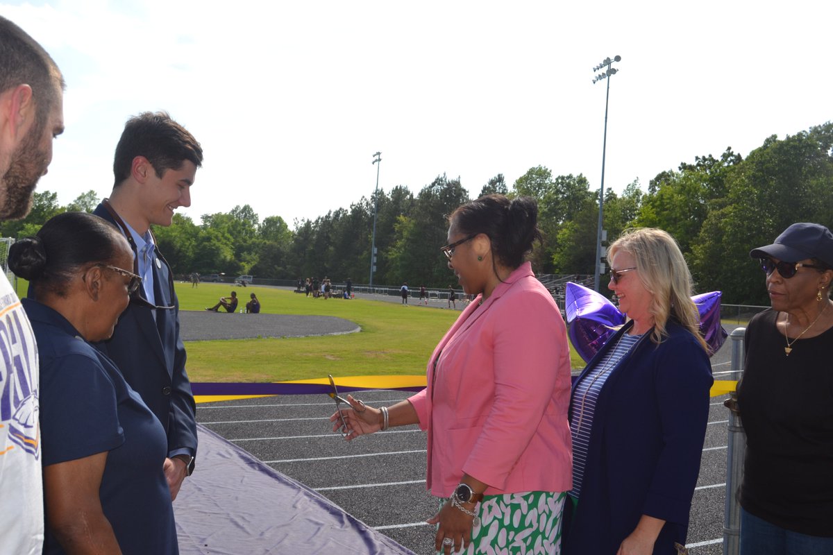 PrinceEdwardSch's tweet photo. The PECPS School Board, Board of Supervisors, and PECPS staff attended a ribbon-cutting ceremony for the renovated track! 🎉 #PECPS #trackrenovation https://t.co/YlDUPpVnok