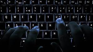 unizar's tweet photo. Ante este hecho @unizar decide

1.  Cerrar acceso por VPN

2.  Suspender los servicios desde servidores Windows y que dependen de Active Directory

3.  Mantener servicios estratégicos (web, docencia virtual, correo…) soportados desde Linux

4.  Reforzar las copias de seguridad https://t.co/JsgRcvPX6o