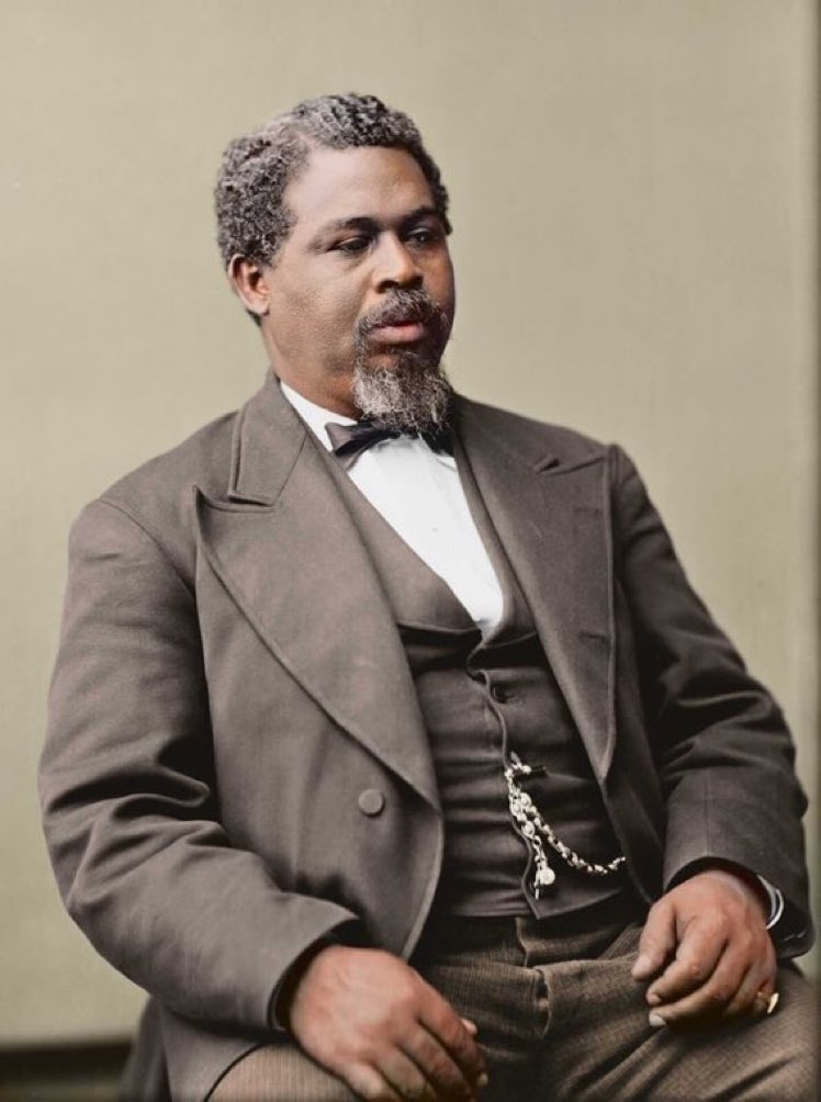 mentnelson's tweet photo. On this day in 1862, Robert Smalls, an enslaved African American, escaped to freedom in a Confederate ship and eventually became a captain for the Union Navy. After the war, he became a successful businessman and politician serving in both houses of the South Carolina legislature https://t.co/gugeZ5sSzD