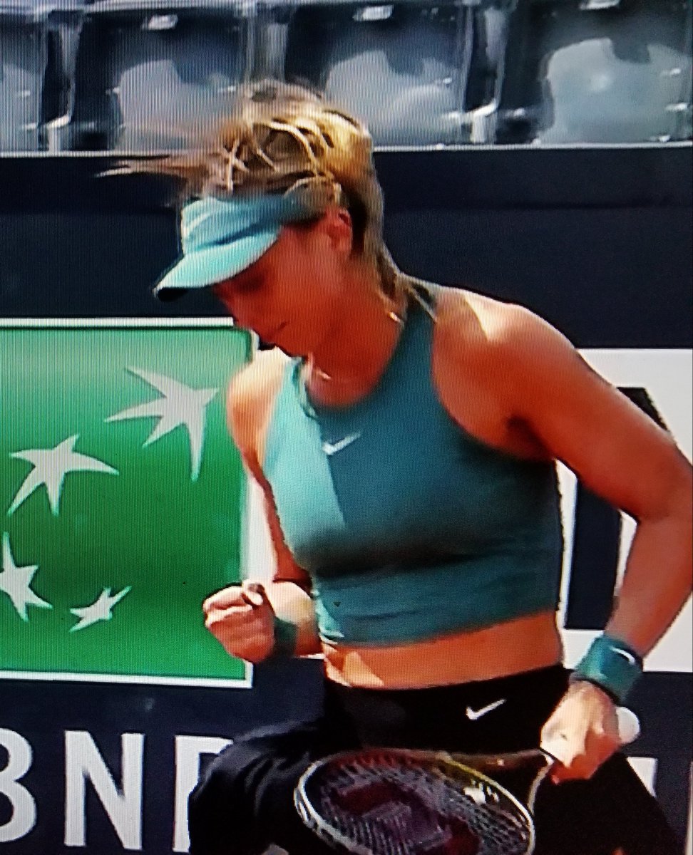 JohnGlancy41's tweet photo. Powerful @paulabadosa got her 3rd top 10 win in her last 3 tournaments as she beat Jabeur 6-1, 6-4 in Rome. A couple more wins and she should be seeded at Roland Garros. #vamosPaula https://t.co/XYsYfE2LA1