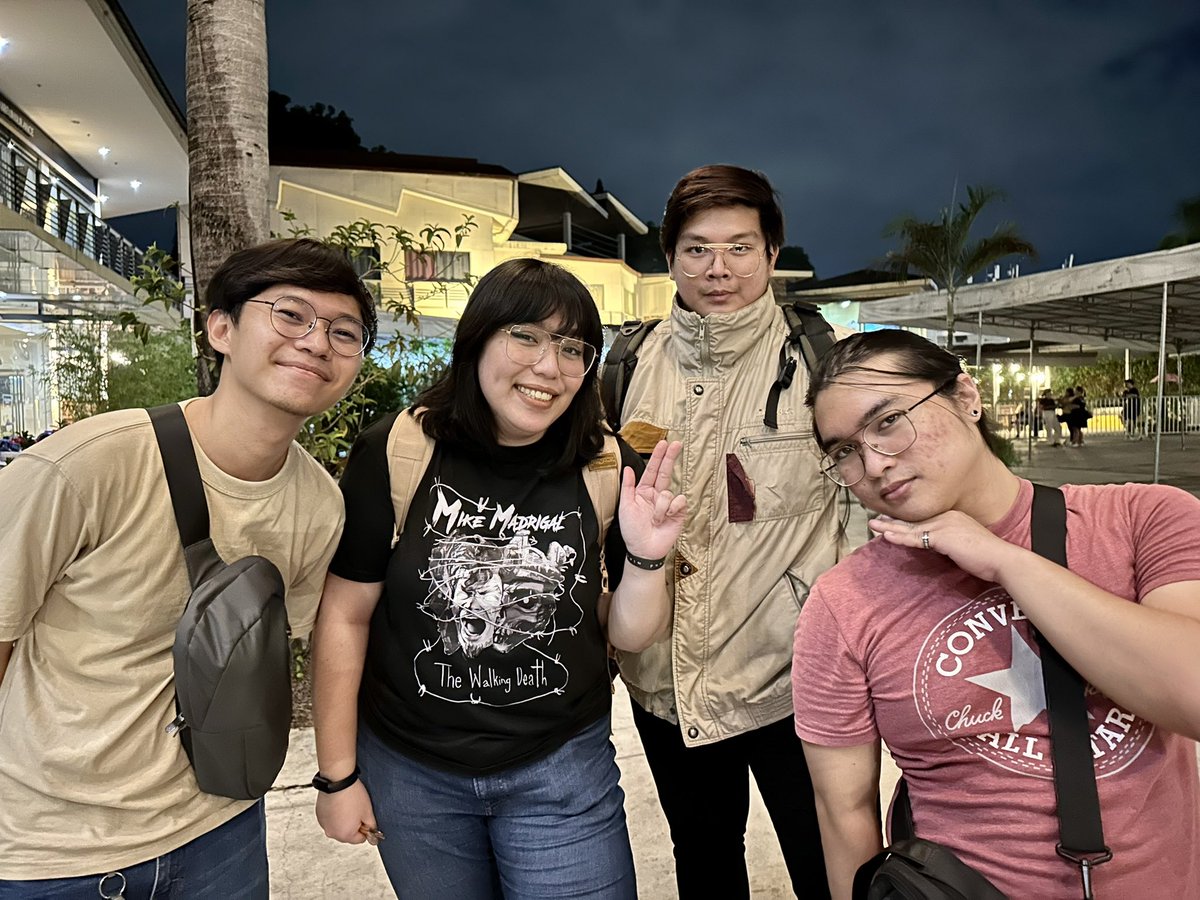 Hello from Team Glasses!! ❤️ bye <a href="/bennymanaligod/">bennyendajets</a> 😆