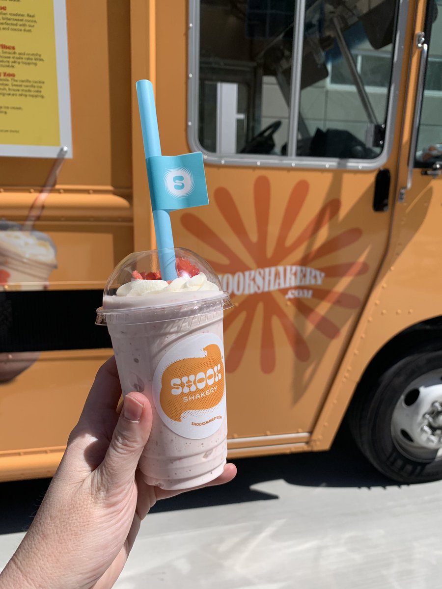 ginnymo06's tweet photo. A huge thank you to @SarahPopek4 and @tarnoteach72 for an amazing Teacher Appreciation week! We were surprised all week with fun gifts and treats!  The milkshake truck was the highlight of the week!  Thanks again!! 🐯💙 https://t.co/oG6R35ndRB