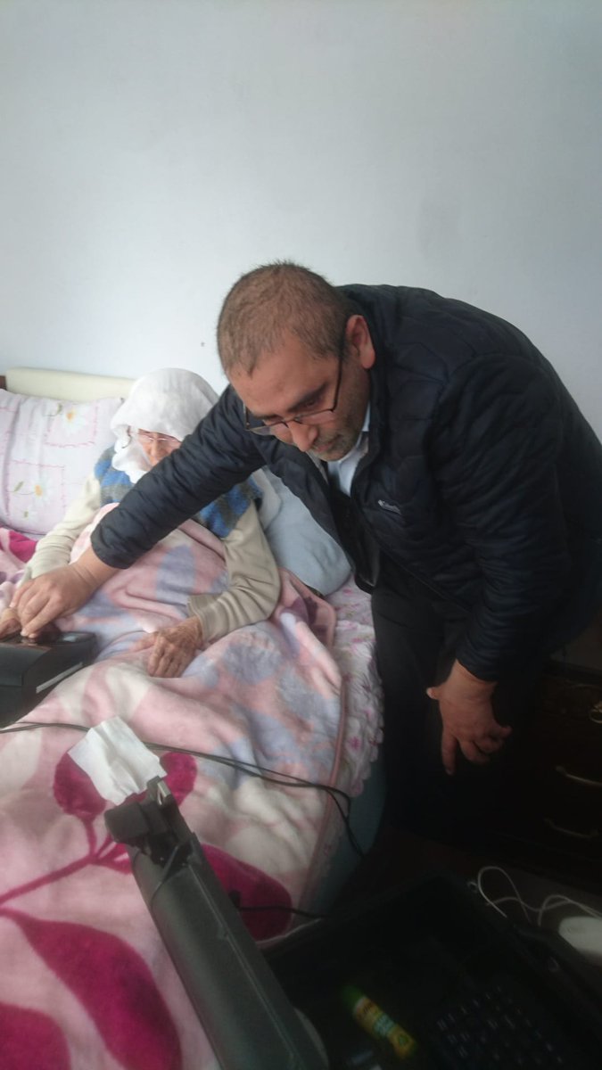 İlimizde, müdürlüğümüze gelemeyen vatandaşlarımızın #AdresteNüfusHizmeti kapsamında kimlik başvurularını alarak işlemlerini tamamladık.
<a href="/TCNufus/">Nüfus ve Vatandaşlık İşleri Genel Müdürlüğü</a>
<a href="/sefikaygol/">Şefik AYGÖL</a>
<a href="/AmasyaValiligi/">T.C. Amasya Valiliği</a>
@Amasya_nvi
<a href="/sahinler_zehra/">Zehra ŞAHİNLER</a>